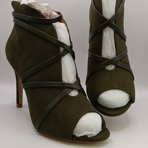 Journee Collection Samara Bootie - 7.5M